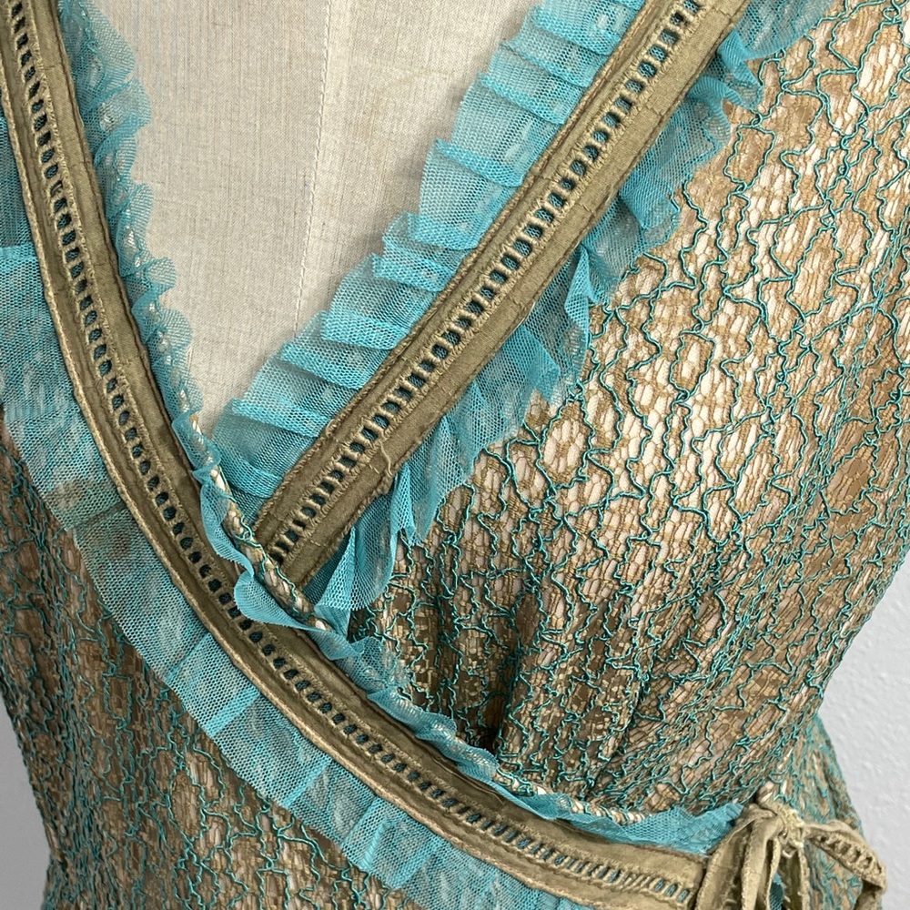 Young essence lace wraps around dress